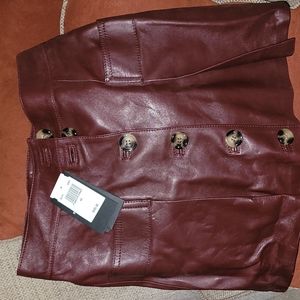 Dodo bar or leather skirt